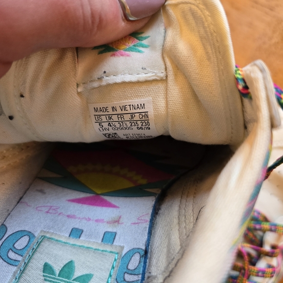 Adidas/Arizona Aztec Shoes - Picture 5 of 5